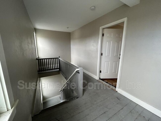 Building Photo - 38 Shamrock St