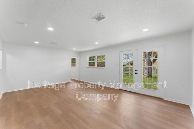 Building Photo - 4407 Bikini Dr