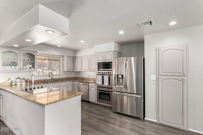 Building Photo - 6526 N 37th St