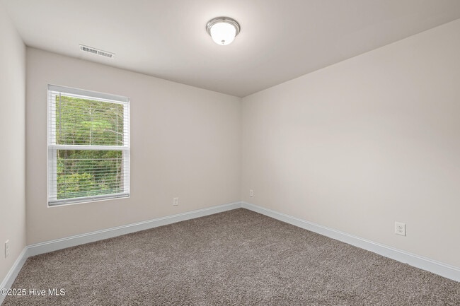 Building Photo - 135 Permeta Dr