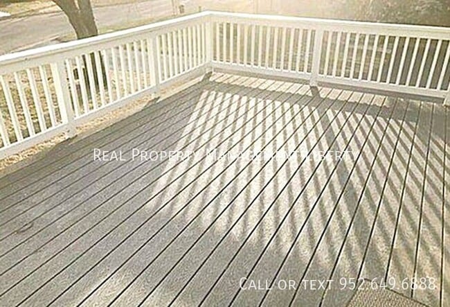 Building Photo - 10425 Decatur Cir