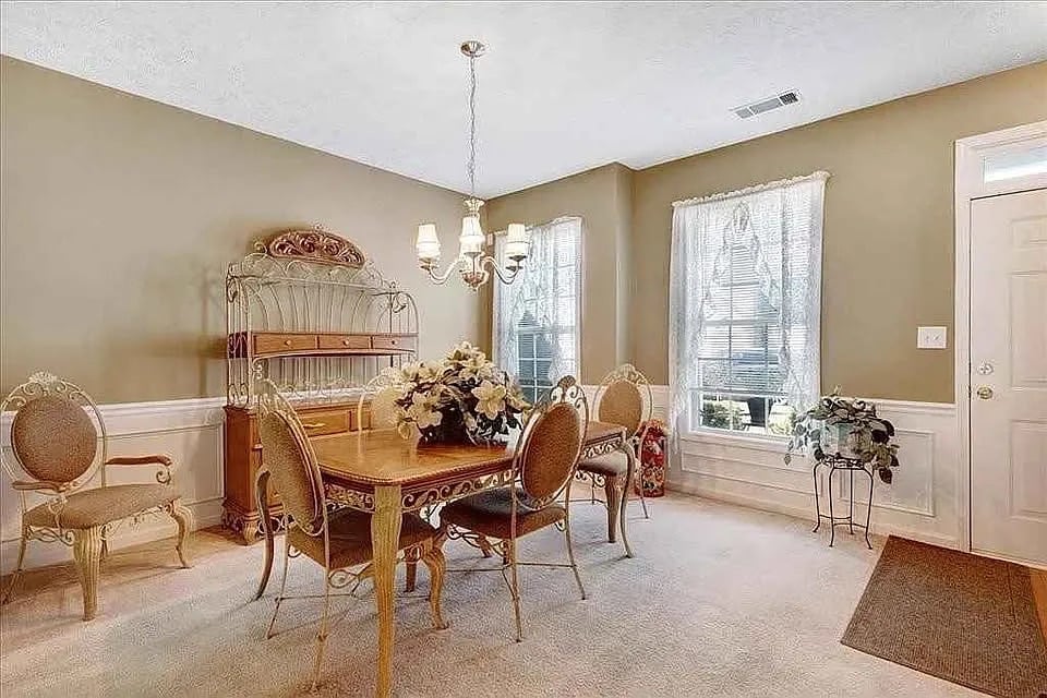 Building Photo - Room in Townhome on Kentmere Dr