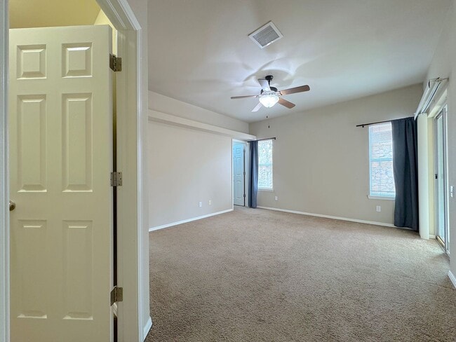Building Photo - Northeast El Paso 3 Bed/2 Bath Refrig A/C