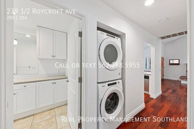 Building Photo - 239 1/2 Roycroft ave-