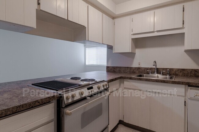 Building Photo - 7310 NE 16th Ave