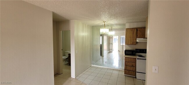 Building Photo - 4955 Jeffreys St