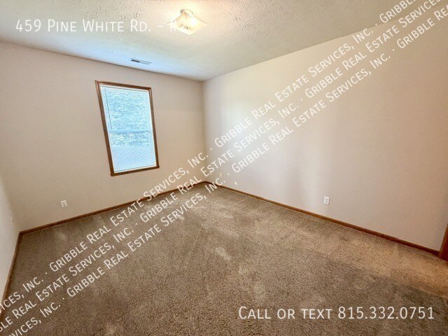 Building Photo - 459 Pine White Rd