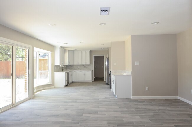 Building Photo - 8335 Langdon Ln