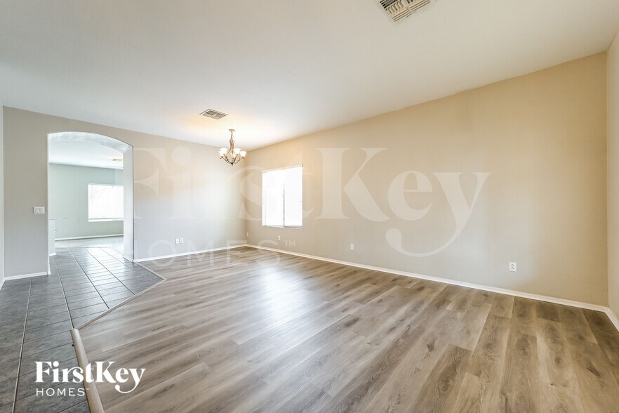 Building Photo - 14251 W Crocus Dr