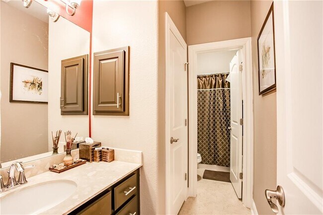 Building Photo - 2236 Long Bow Dr