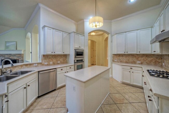 Building Photo - 7216 Via Correto Dr