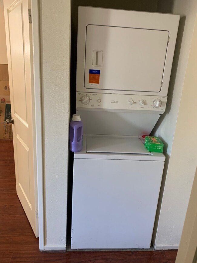 Building Photo - 1025 N Tippecanoe Ave