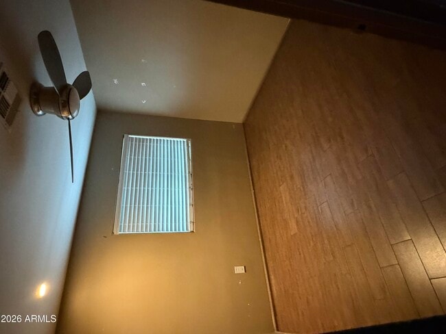 Building Photo - 7613 W Devonshire Ave