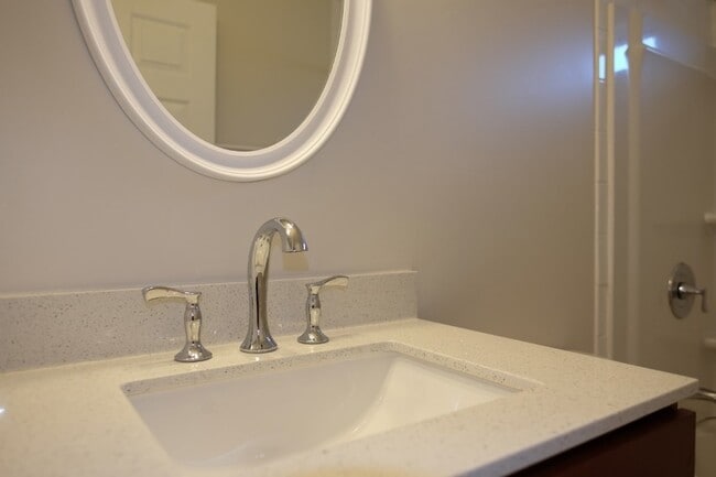 Building Photo - 96679 Commodore Point Dr