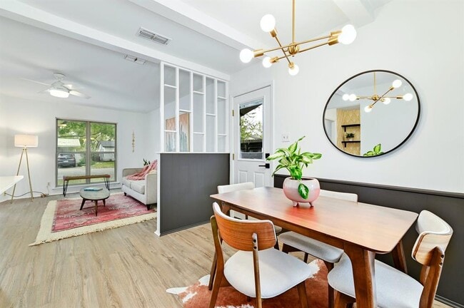 Building Photo - 608 Amesbury Ln