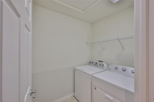 Building Photo - 9160 Hillcroft Dr