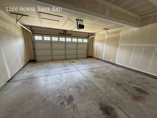 Building Photo - 1366 Horse Shoe Bnd