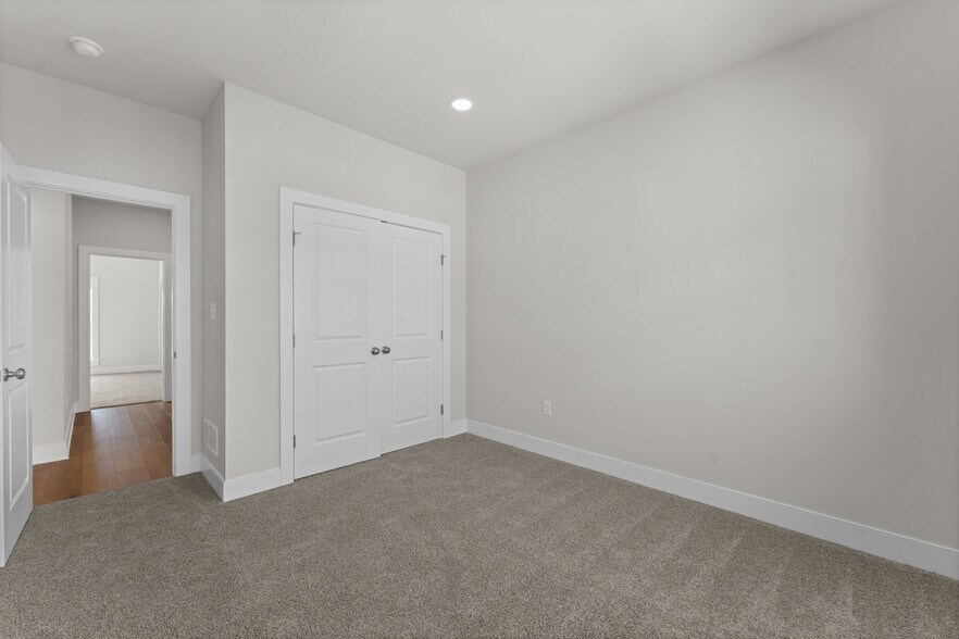 Building Photo - 206 Oliver Way