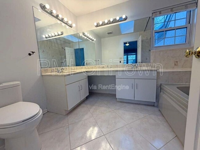 Building Photo - 124 Barton Cir