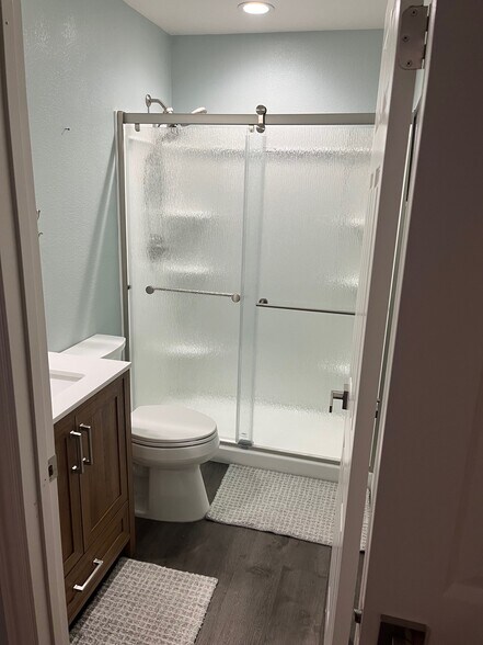 Building Photo - 24940 Butterchurn Rd