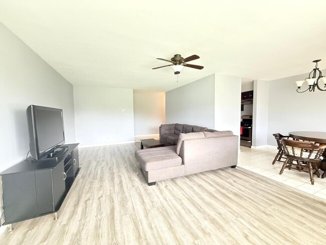 Building Photo - 3108 Roberts Dr