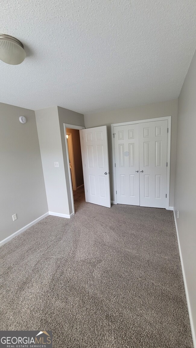 Building Photo - 4875 W Park Cir