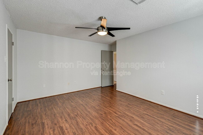 Building Photo - 5911 Chrystell Ln