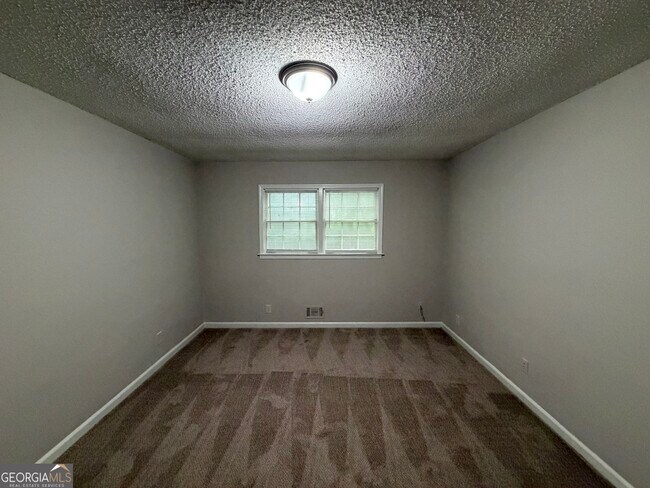 Building Photo - 5776 Windermere Ct