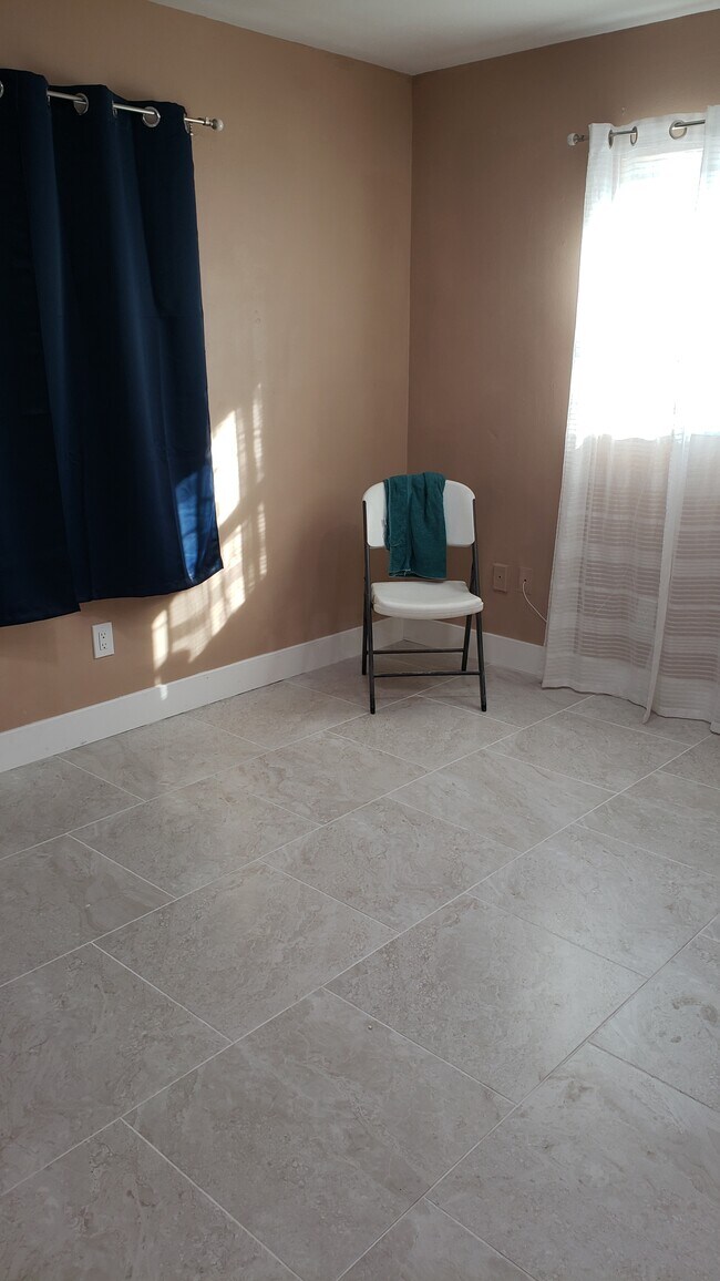 Building Photo - 651 16th St NW