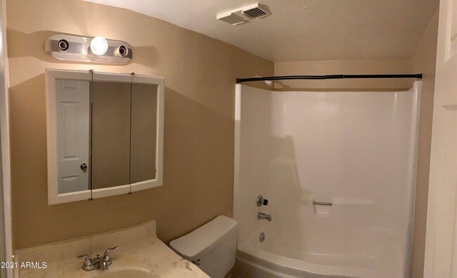 Building Photo - Nice 2 Bedroom in  Phoenix
