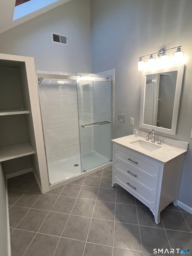 Building Photo - 14 Plymouth Ave