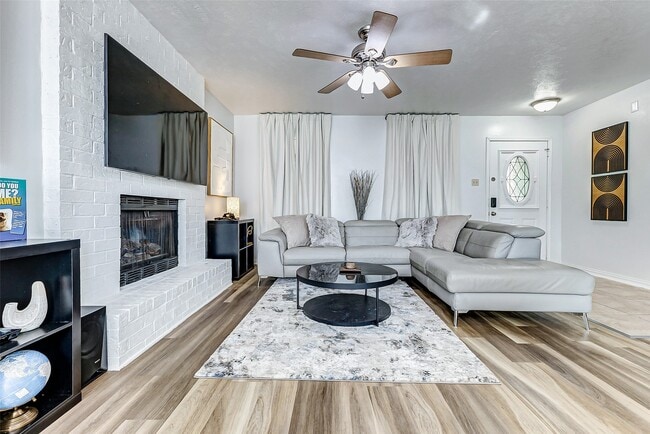 Building Photo - 92 N Deerfoot Cir