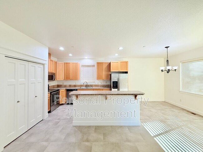 Building Photo - 3368 NW 47th Dr