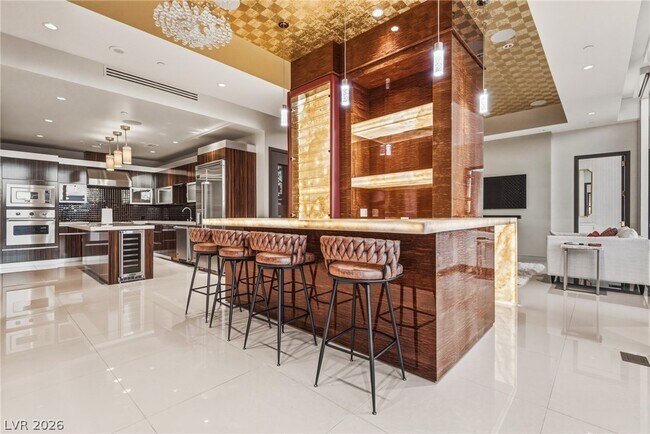 Building Photo - 3750 S Las Vegas Blvd