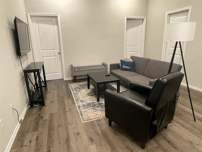 Building Photo - 16888 W Ivanhoe St