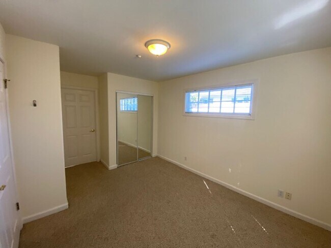 Building Photo - 794 Lighthouse Ave