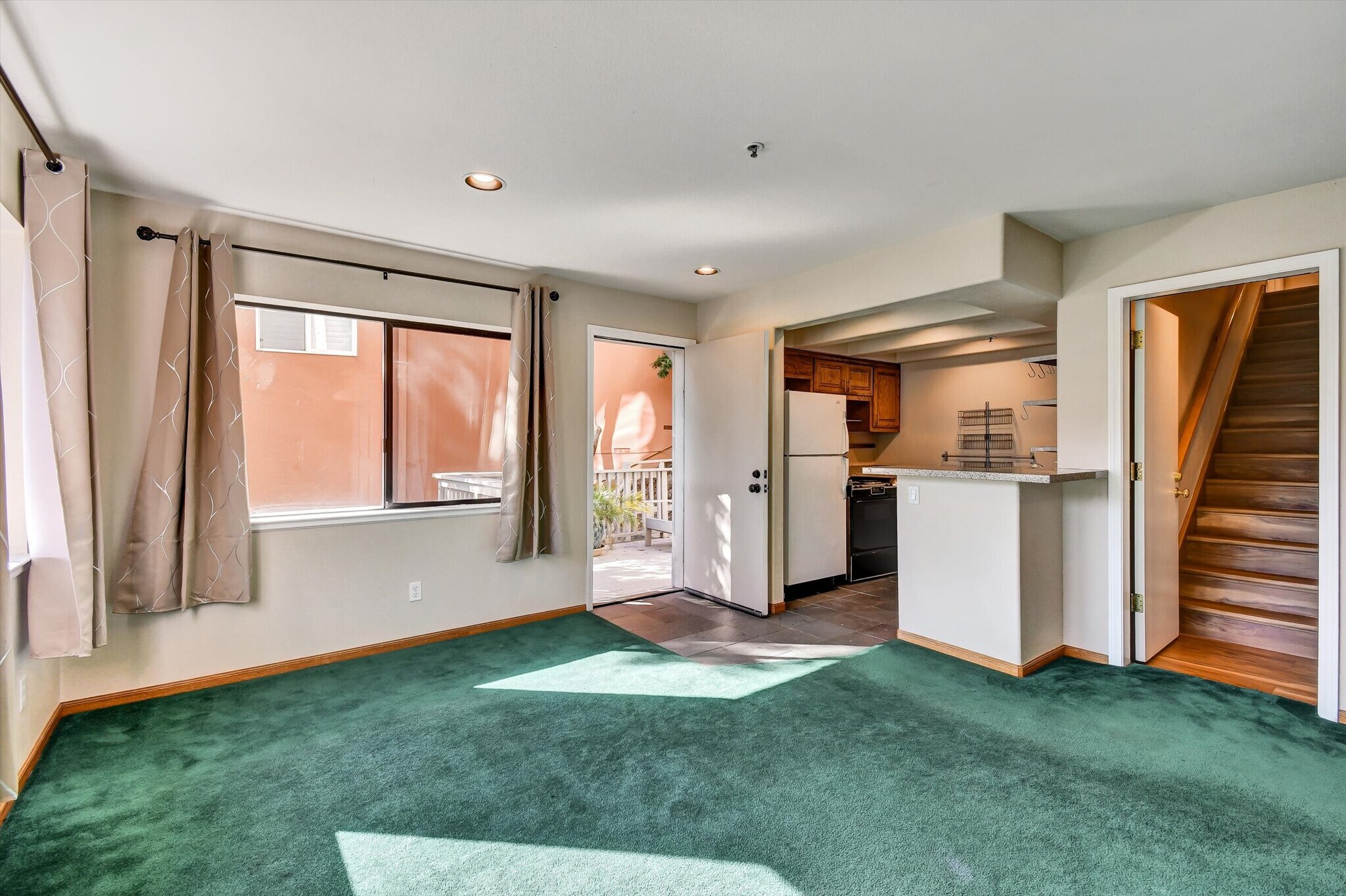 Building Photo - 616 Gravatt Dr