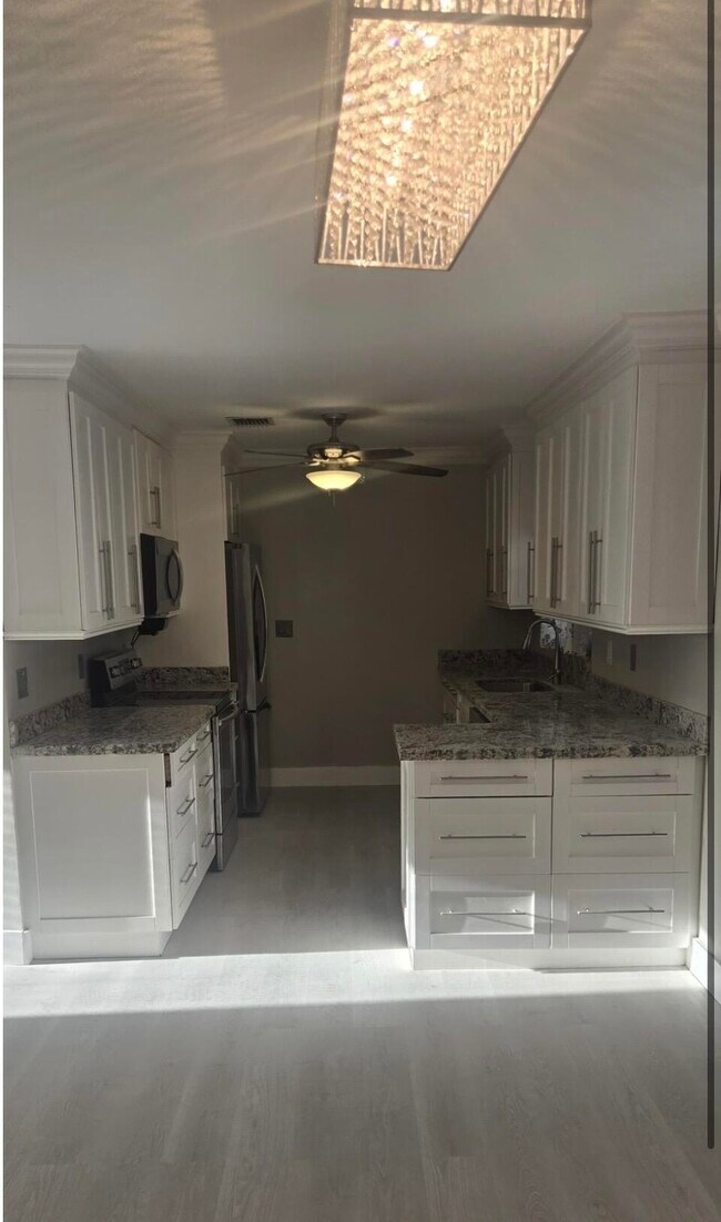 Building Photo - 1520 N 25th Ave