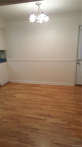 Building Photo - 7 E Lawrence Park Dr E