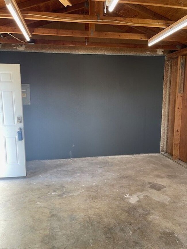 Building Photo - Beautiful 3 Bed 1 Bath in Bonanza