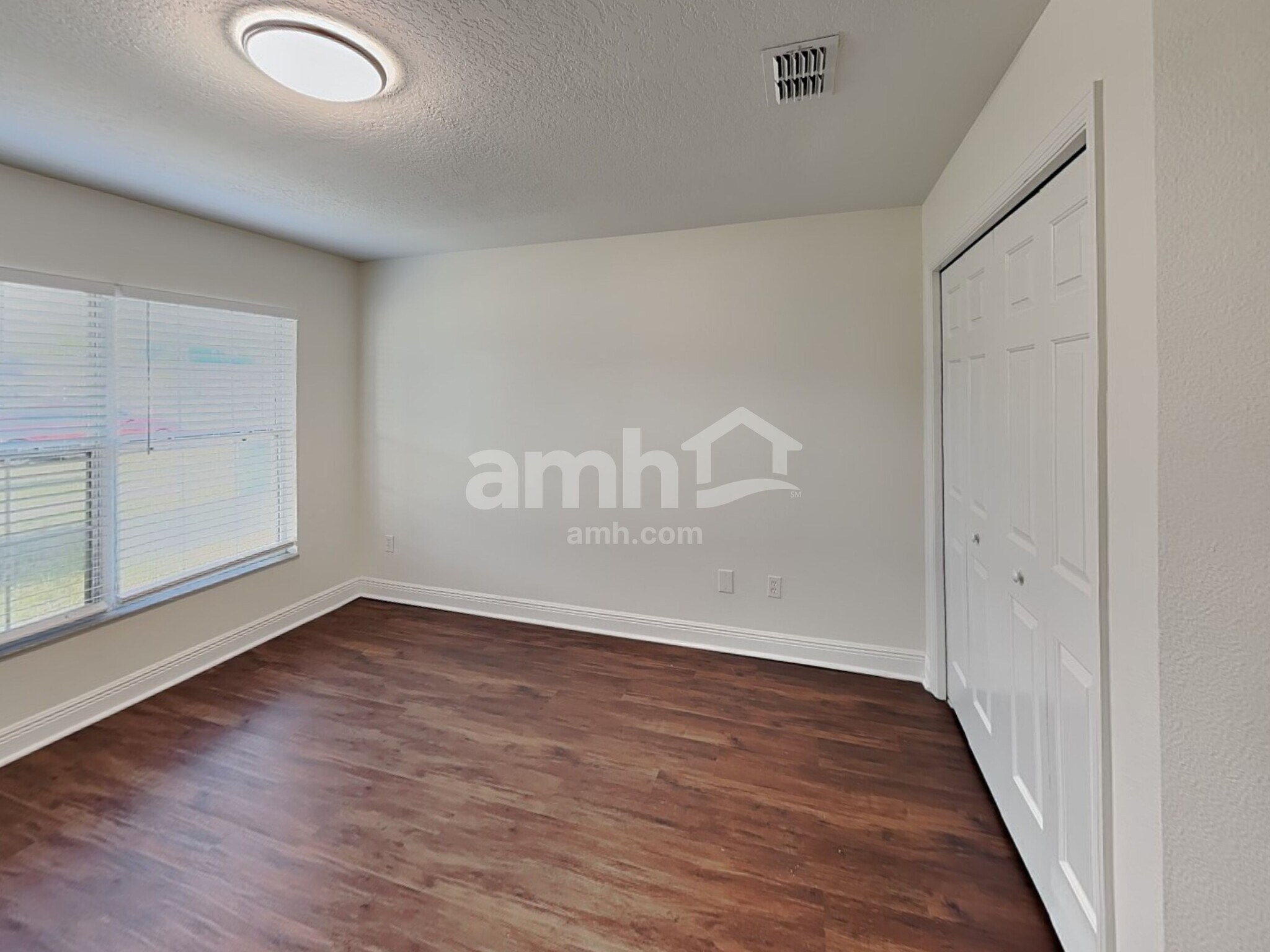 Building Photo - 3826 Bayshore Cir