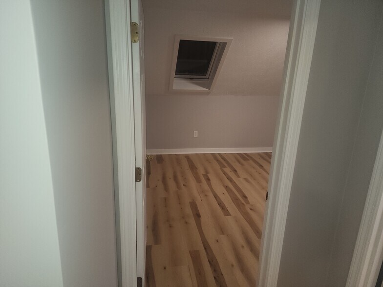 Building Photo - 14 Summer St