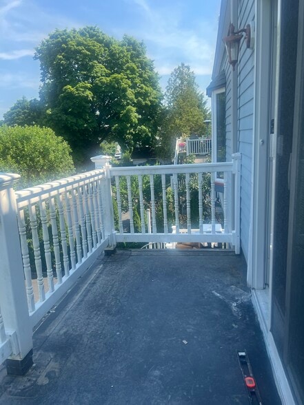 Building Photo - 16 Elmwood Ave