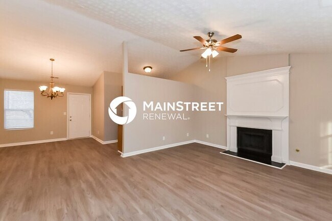 Building Photo - 3 Bedroom Pet-Friendly Home in Ellenwood, GA with Main Street Renewal