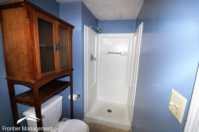 Building Photo - 1010 Ratone St