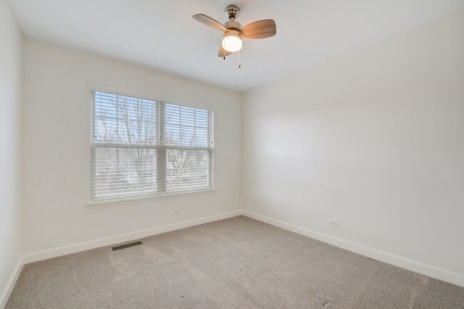 Building Photo - 3252 Cool Springs Ct