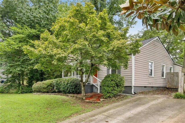 Building Photo - 1136 Gilbert St SE