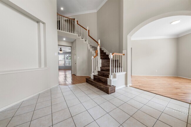 Building Photo - 17102 Mountain Crest Dr