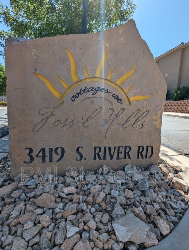 Building Photo - 3419 S River Rd