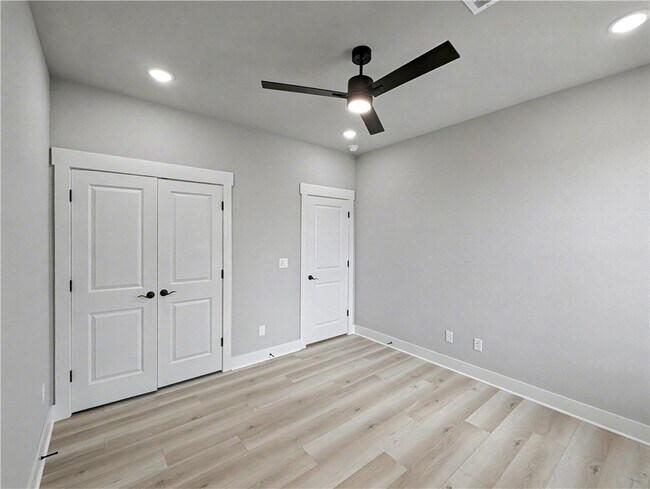 Building Photo - 52 Claxton Dr